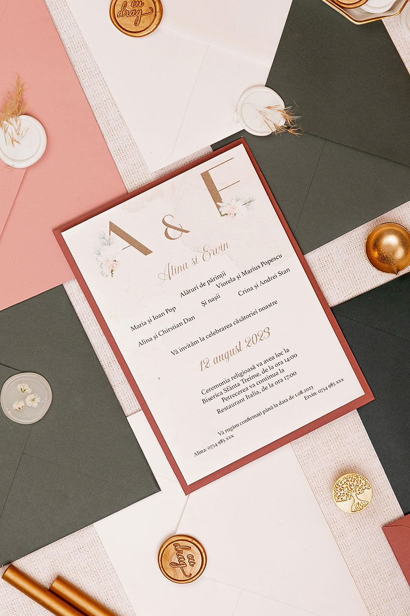 Invitații de nuntă – Inițiale Florale Invitatii Love Story