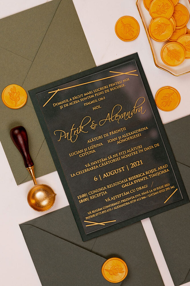 Invitații de nuntă – Gold Plexi  Invitatii Love Story   